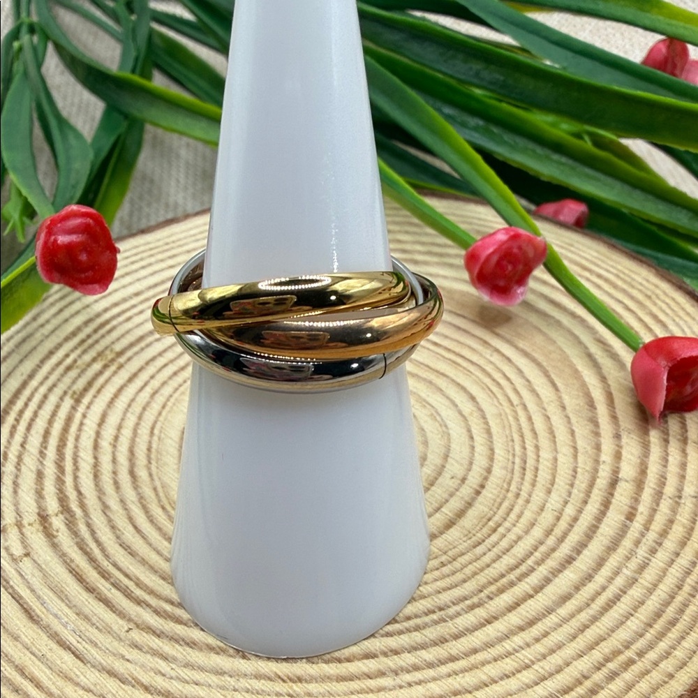 Elegant Gold and Silver Women's Ring 7.25 steel